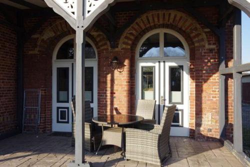 Urlaubsbahnhof Wartehalle — 4-Star Luxury Hotel in Lauterbach, Germany