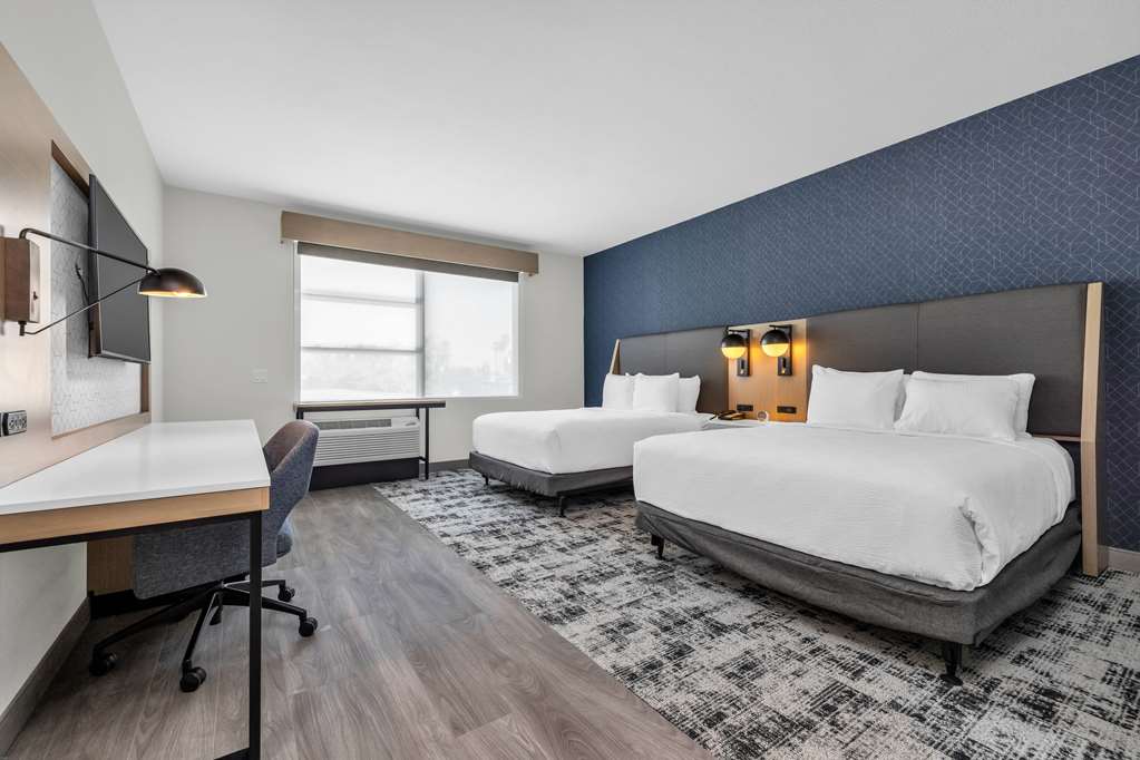 La Quinta Inn & Suites by Wyndham San Jose Airport Downtown - photo 65