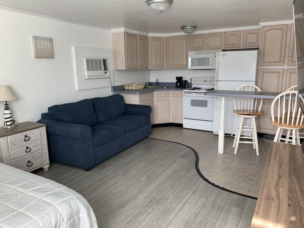 Vineyard Harbor Motel Private Beach - photo 48