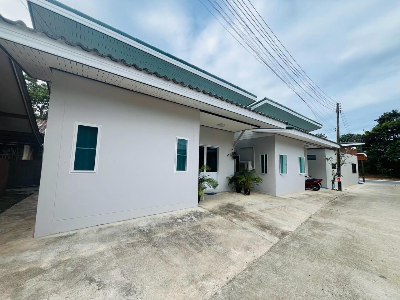 Smile House2 - last minute hotel in Unknown City