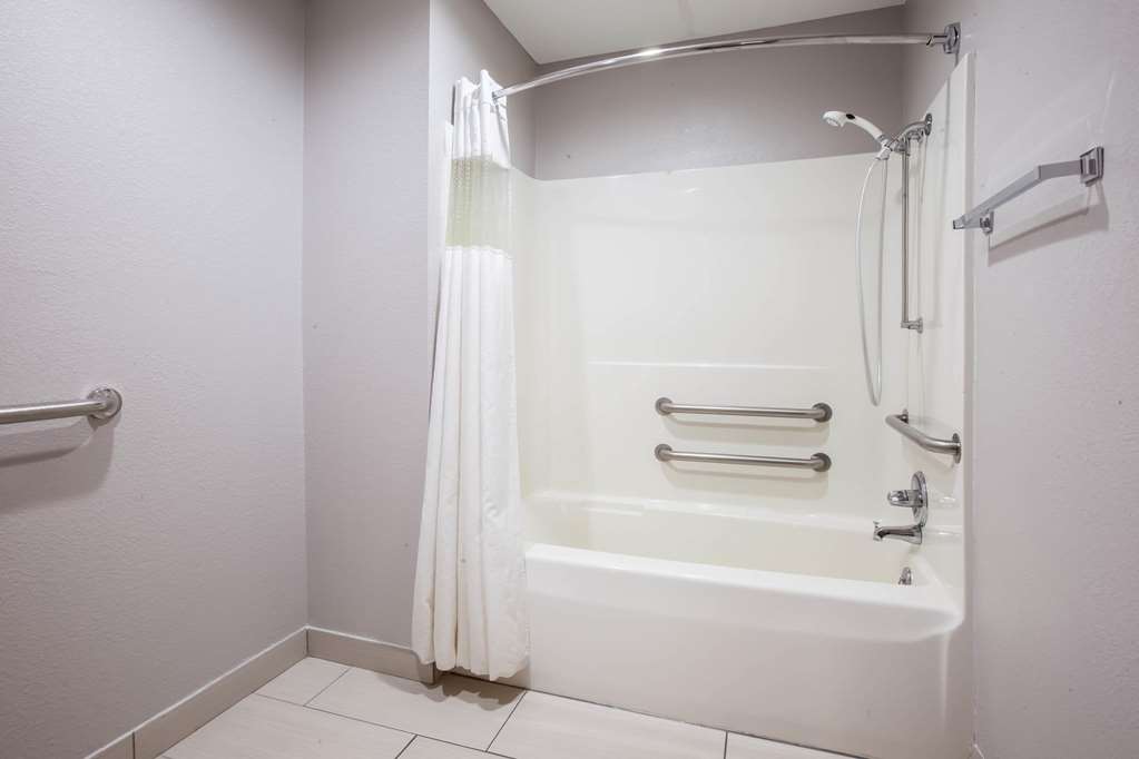 Baymont by Wyndham Traverse City - photo 18