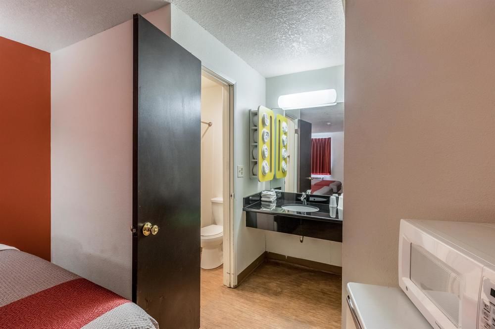 Motel 6 McMinnville - photo 11