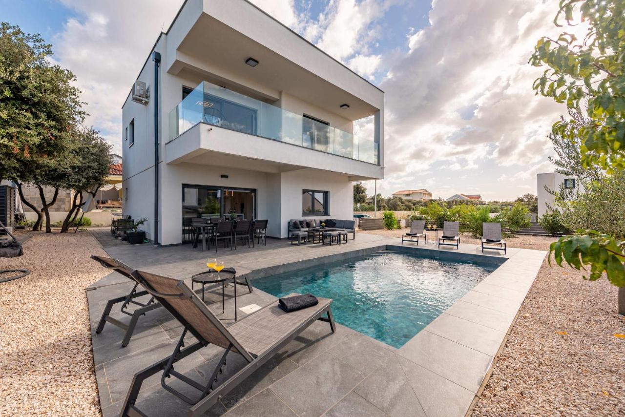 Vacation House Marton Mandre Pag — 4-Star Luxury Hotel in Kolan, Croatia