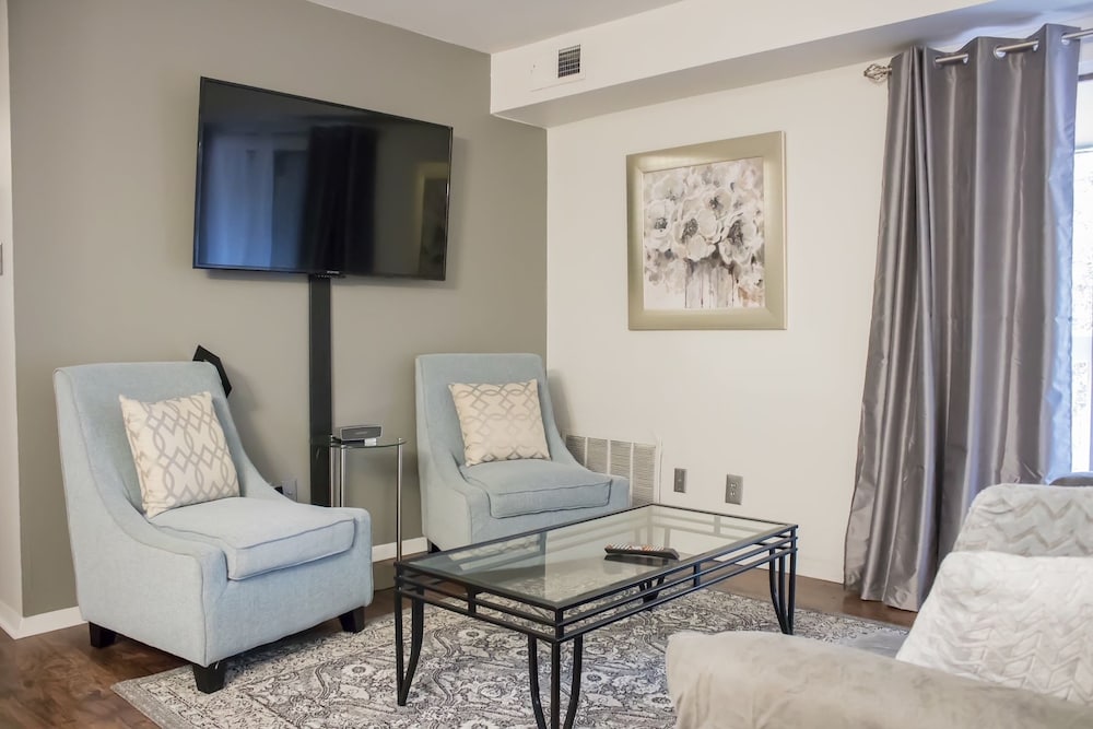 Modern Upscale Private Room in Raleigh, United States