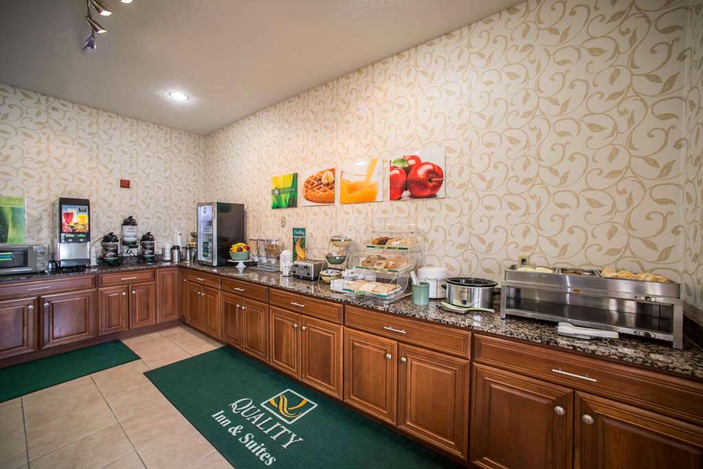 Quality Inn Litchfield Route 66 - photo 26