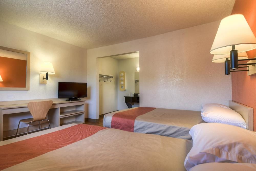 Motel 6 Los Angeles Baldwin Park - photo 10