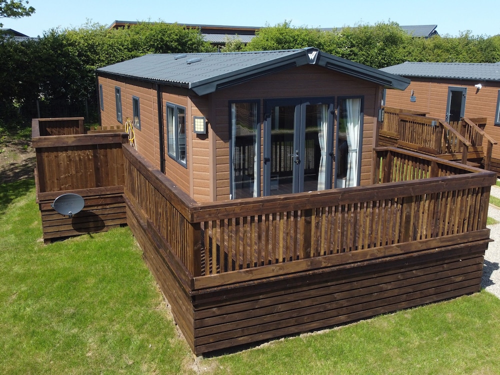 Rose Lodge — 4-Star Luxury Hotel in Saltburn-By-The-Sea, United Kingdom