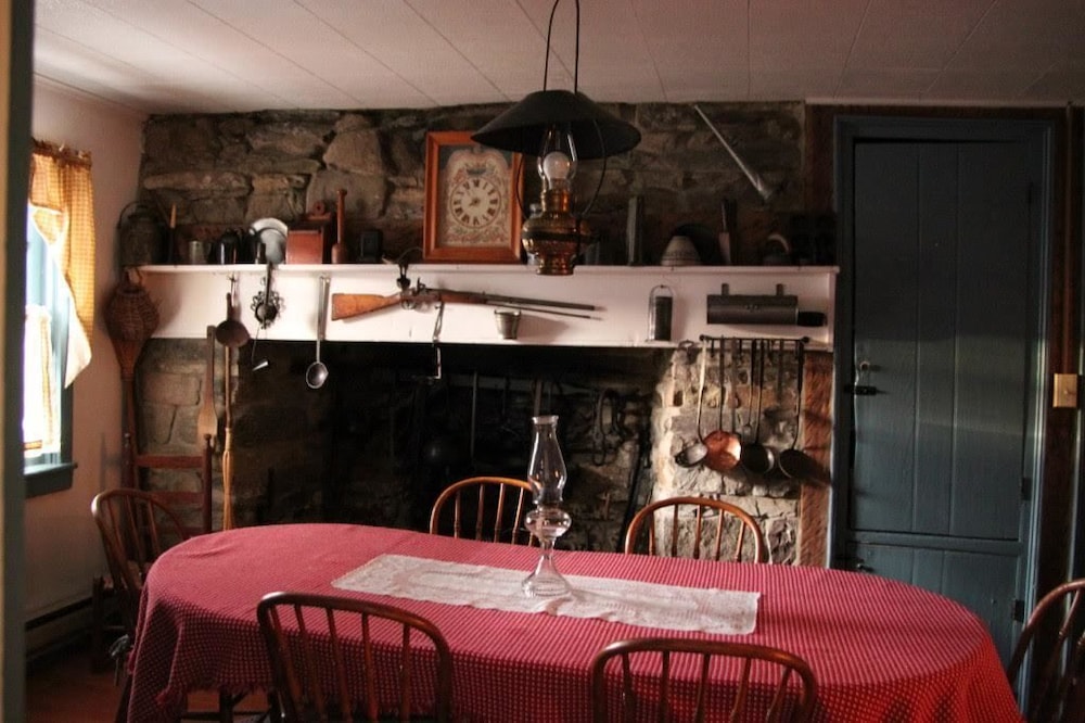 Hickory Bridge Farm Restaurant - photo 20