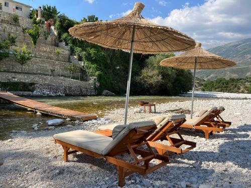 River Escape Villa Private Beach Scenic View & BBQ — Tepelene — photo 2