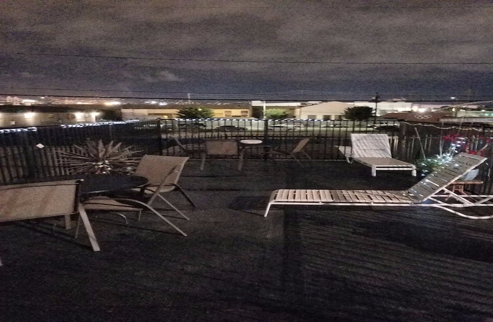 Monterey Inn Hotel - photo 62