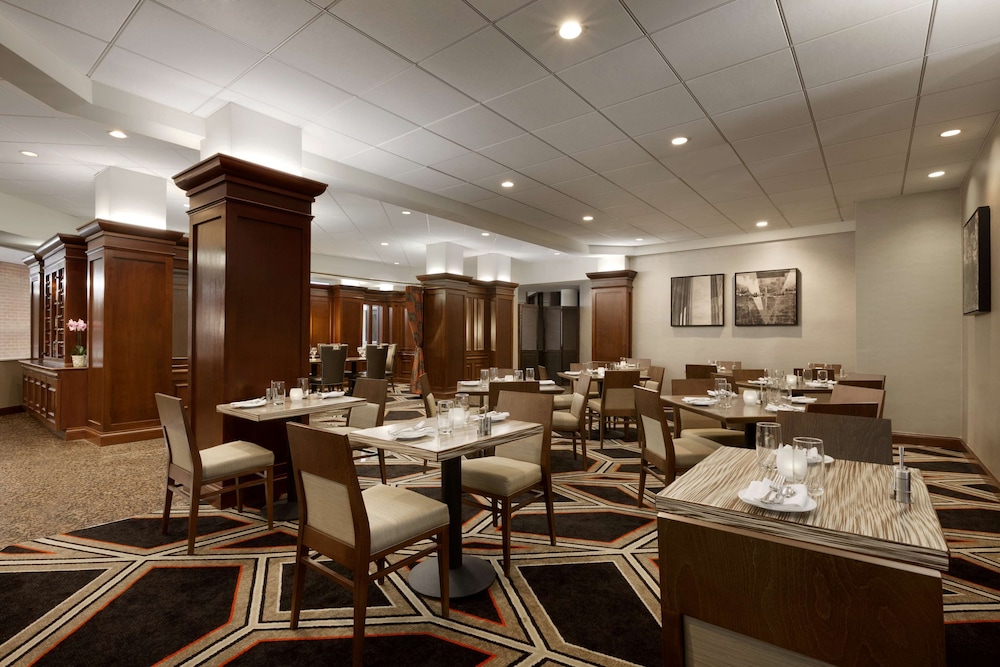 Hilton Arlington - photo 35