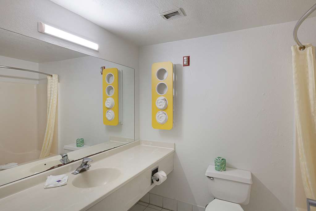 Motel 6 Bedford TX Fort Worth - photo 22