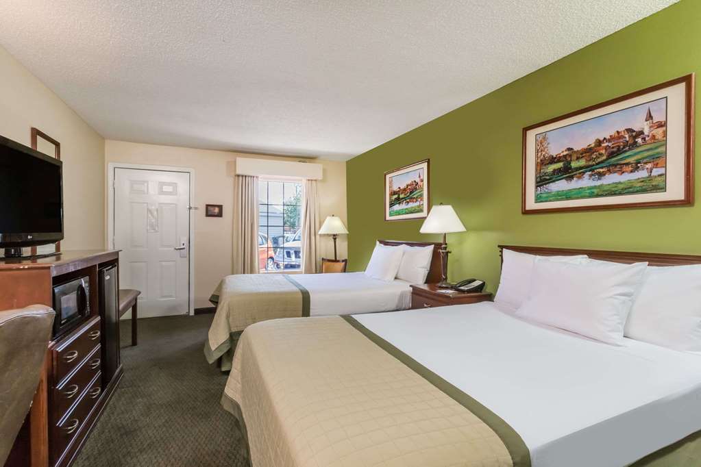 Baymont by Wyndham Waycross - photo 10