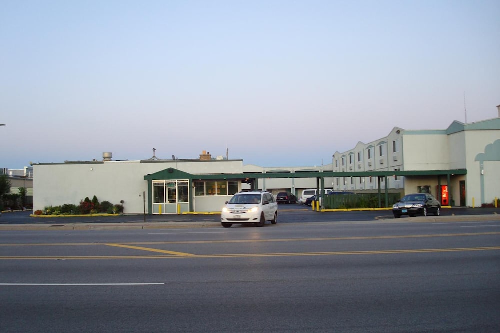 O'Hare Inn & Suites - photo 29