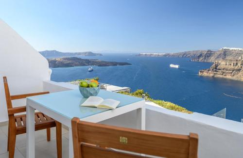 Caldera St G in Megalochori, Greece