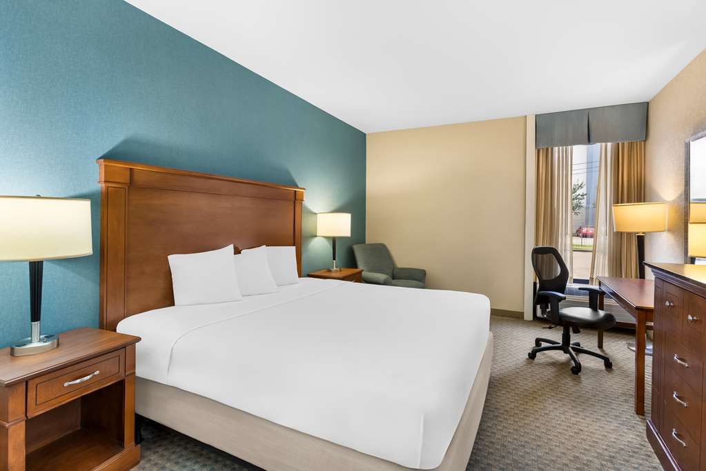 Sonesta Essential Houston Hobby Airport - photo 10