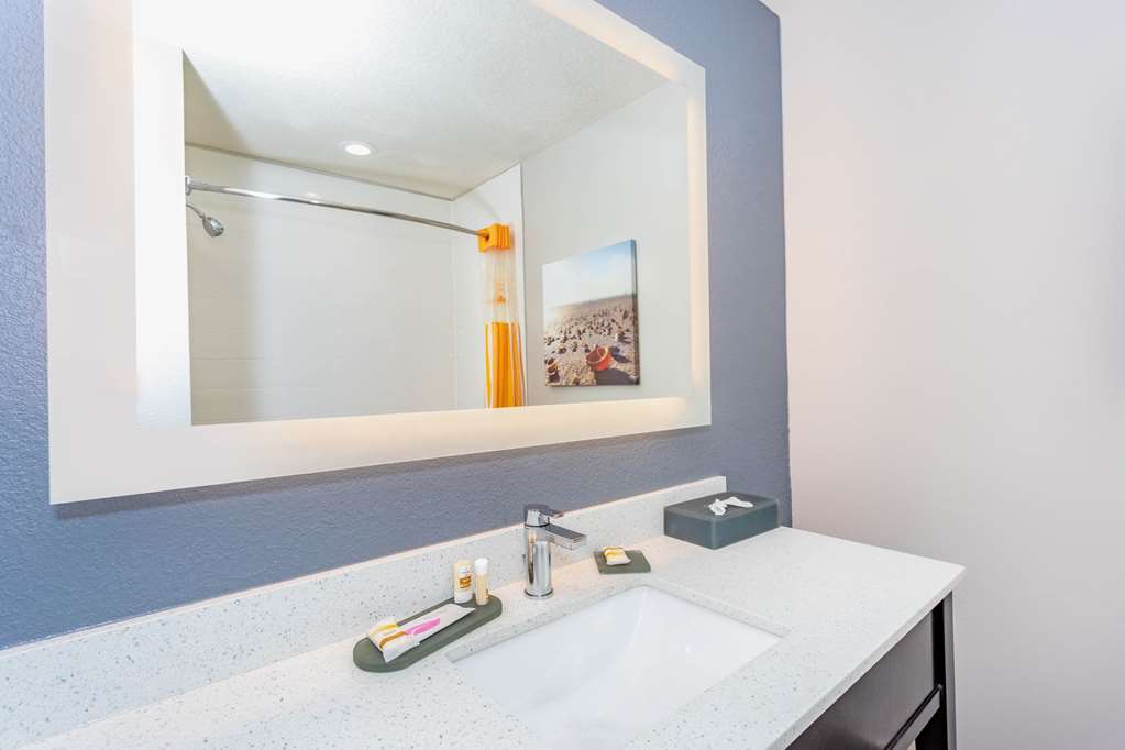 La Quinta Inn & Suites by Wyndham St. Augustine - photo 21