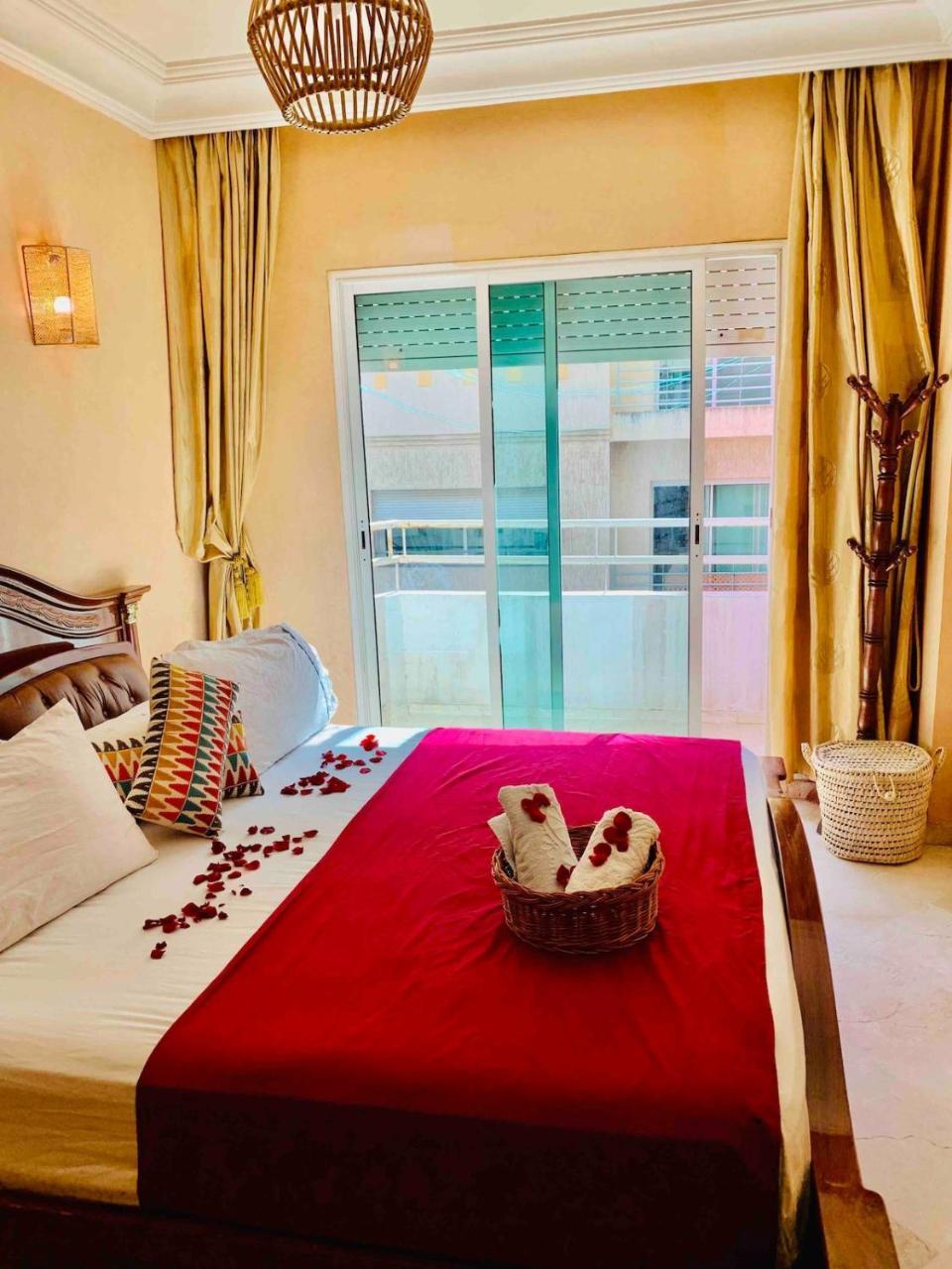 Top Location Apartment City Center 1min Away From Tram Station — 4-Star Luxury Hotel in Casablanca, Morocco