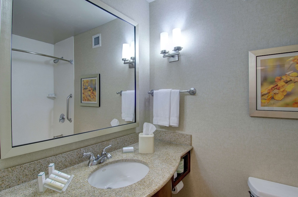 Hilton Garden Inn Norwalk - photo 35