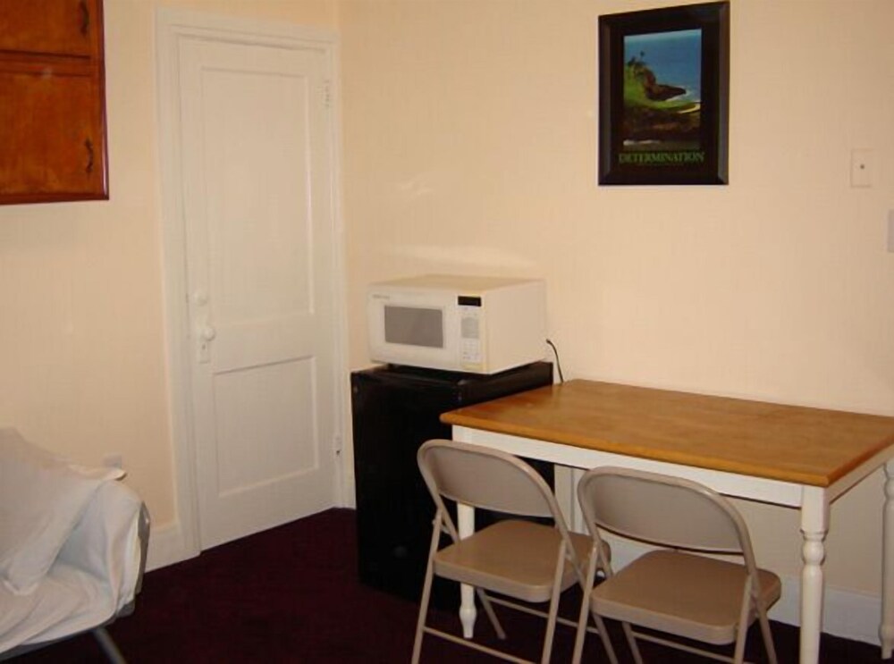 Hershey Travel Inn - photo 8