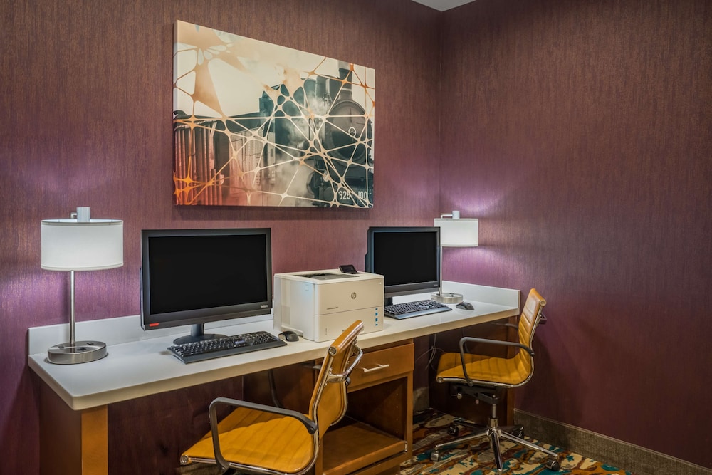 Hampton Inn Newport - photo 32