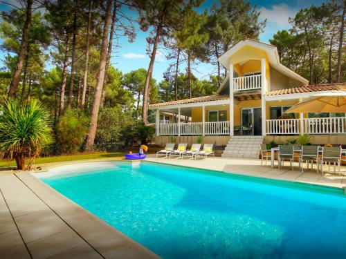 Villa Samasti — 4-Star Luxury Hotel in Lacanau, France