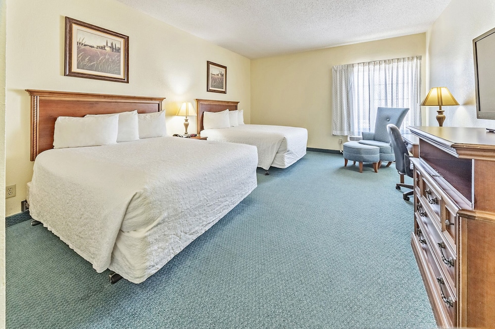 Branson Towers Hotel - photo 6