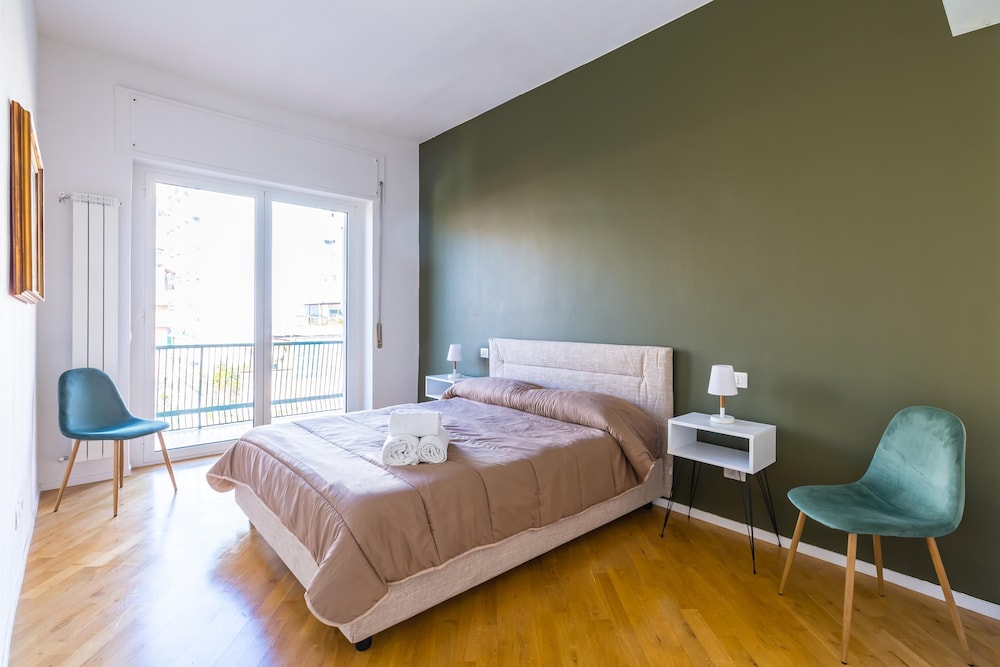 Chiaia Mon Amour Elegant Flat by Napoliapartments — 4-Star Luxury Hotel in Naples, Italy