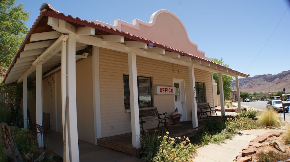 Adventure Inn & Motel - photo 32