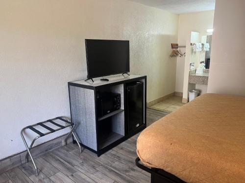 Americas Best Value Inn Tillmans Corner Mobile - photo 2