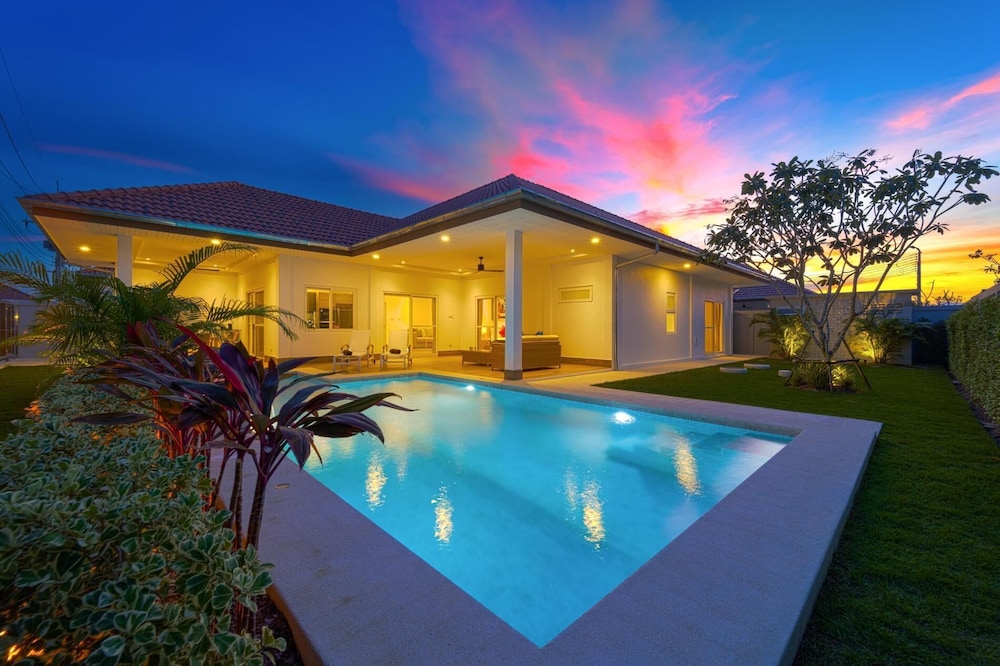 Brand New Modern 3 Bedroom Villa MB20 — 4-Star Luxury Hotel in Hua Hin, Thailand