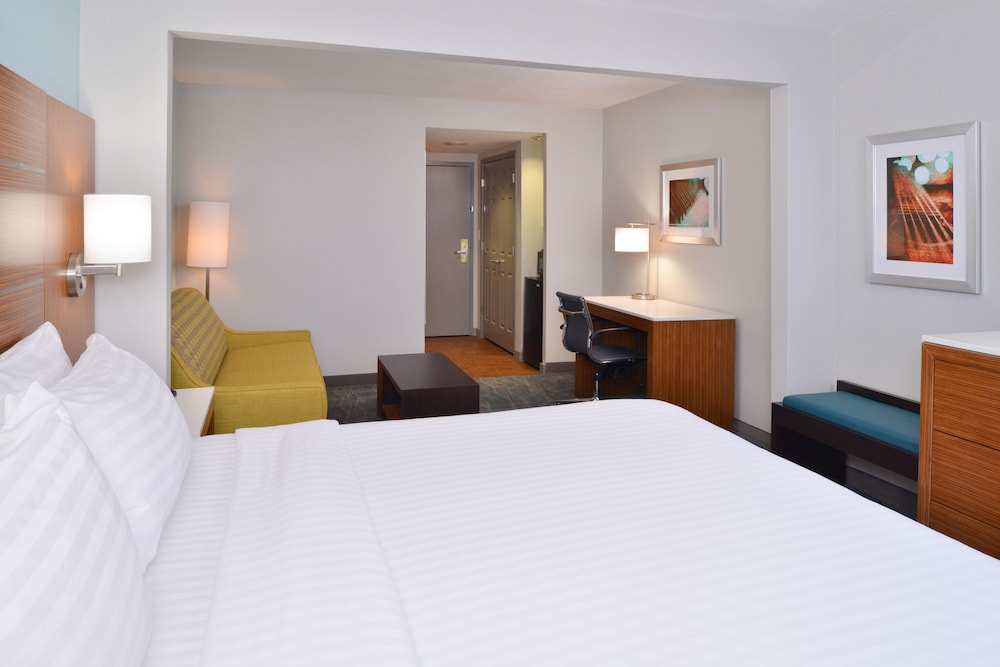 Holiday Inn Express & Suites Austin North Central by IHG - photo 13