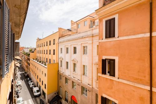 BBL Trevi 2Bdr Apartment — 4-Star Luxury Hotel in Rome, Italy