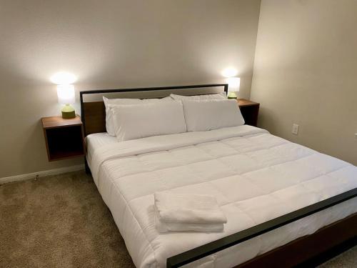 Spring Modern 2B2B king Fully equipped Long term — 4-Star Luxury Hotel in Spring, United States