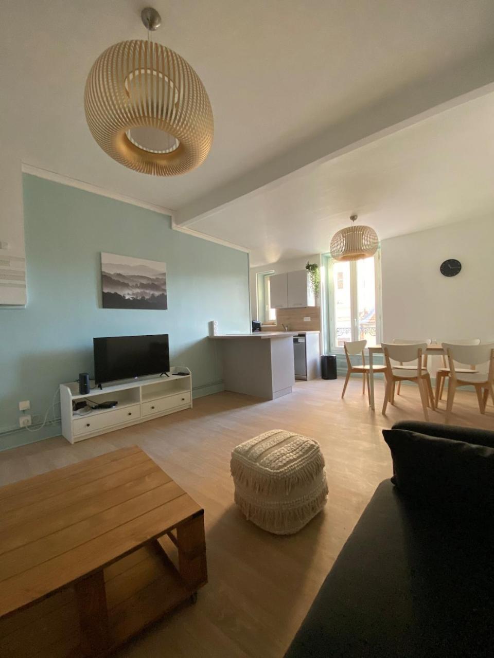 New Studio Downtown Salins — 4-Star Luxury Hotel in Clermont-Ferrand, France