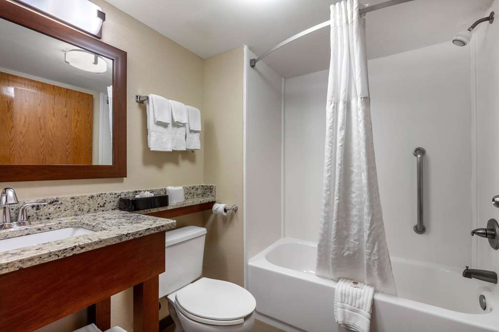 Comfort Inn & Suites Hamilton Place - photo 12