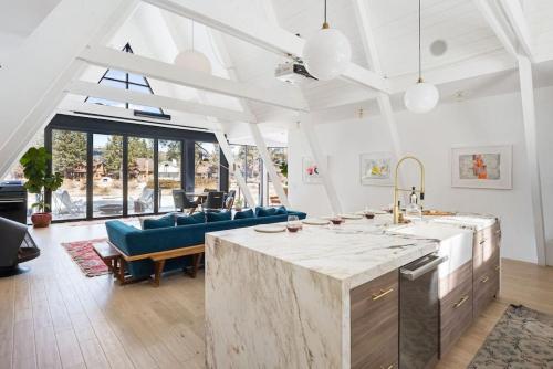 Mountain Top Modern Lakefront in Sunset Magazine — Big Bear Lake — photo 5