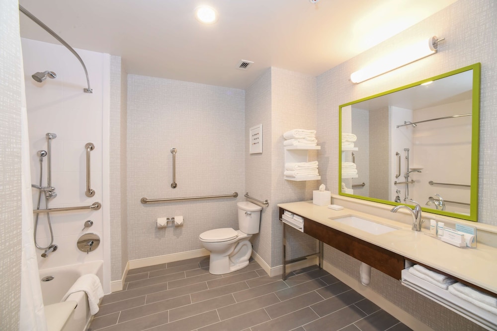Hampton Inn & Suites Cincinnati Liberty Township - photo 35
