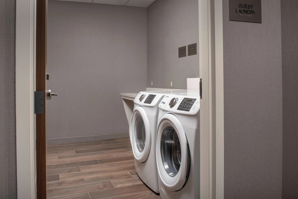 Fairfield Inn & Suites by Marriott Miami Airport West Doral - photo 21