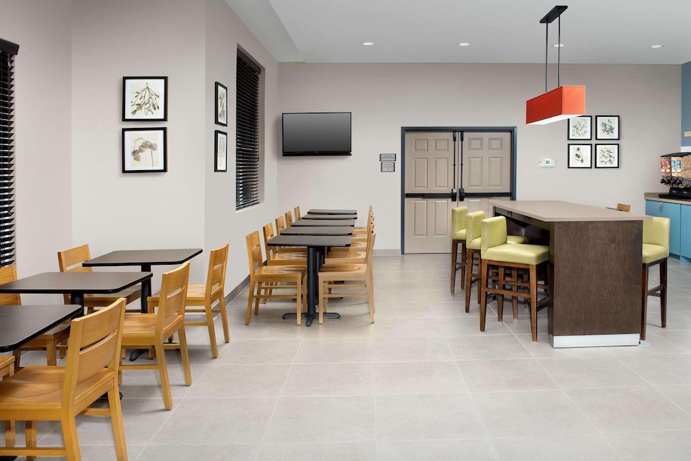 Country Inn & Suites by Radisson Houston Intercontinental Airport East TX - photo 18