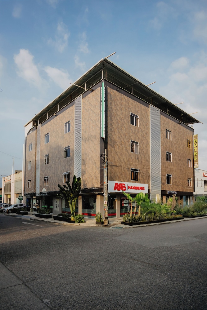 Hotel Plataneras Plaza - carbon neutral hotel in Apartado
