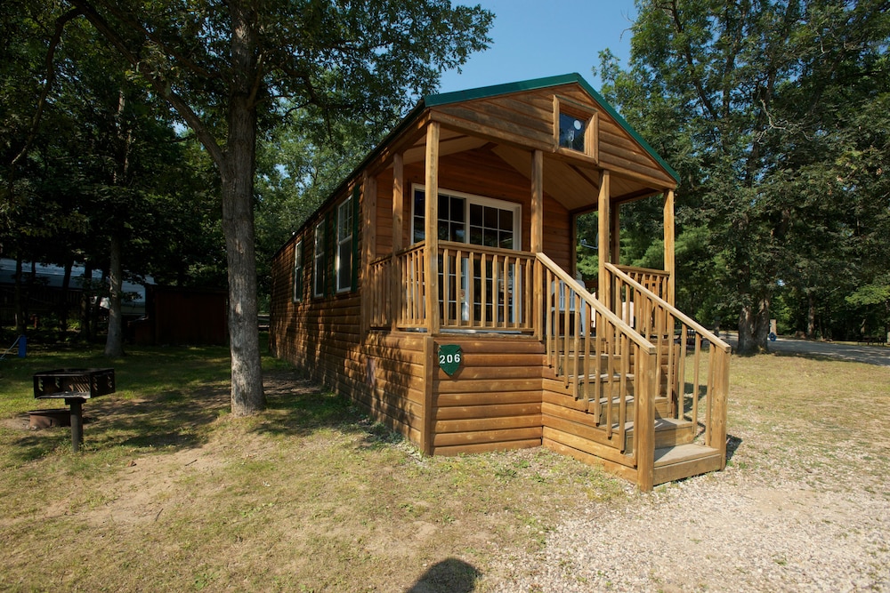 Arrowhead Resort Campground - photo 2