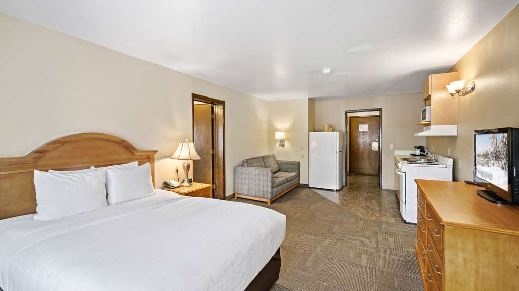 Clarion Hotel & Suites Fairbanks near Ft. Wainwright - photo 45