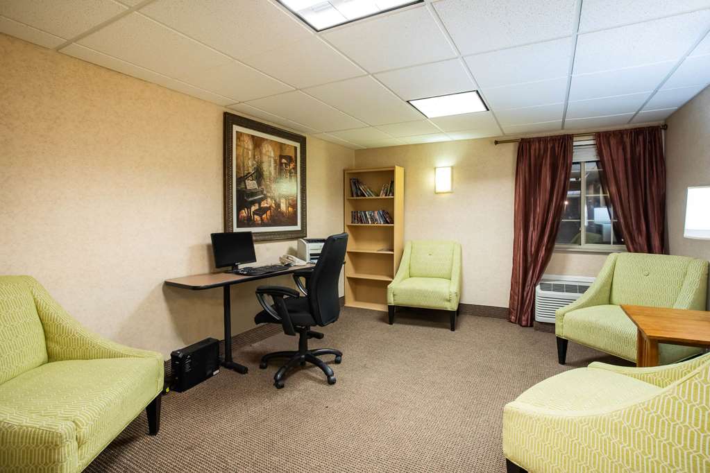 Travelodge by Wyndham Colorado Springs Airport Peterson SFB - photo 16