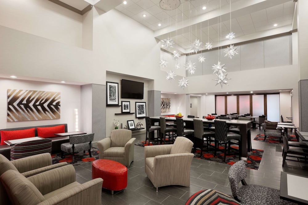 Hampton Inn & Suites Roanoke Airport - photo 7