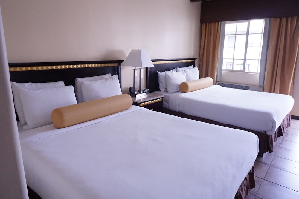 Tuscan Garden Inn - photo 10