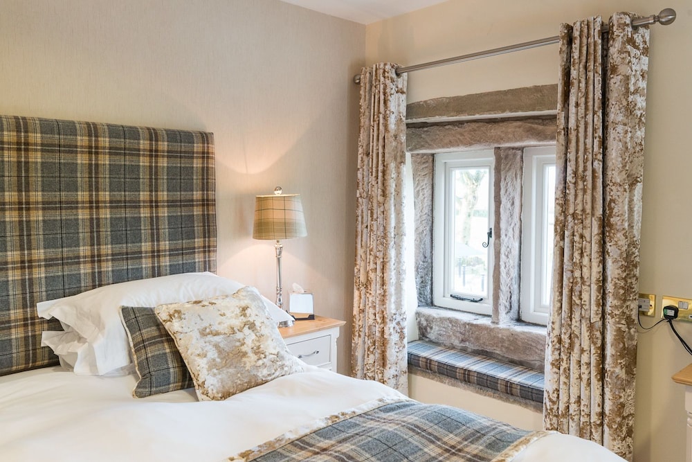 The Alma Inn — 4-Star Luxury Hotel in Colne, United Kingdom