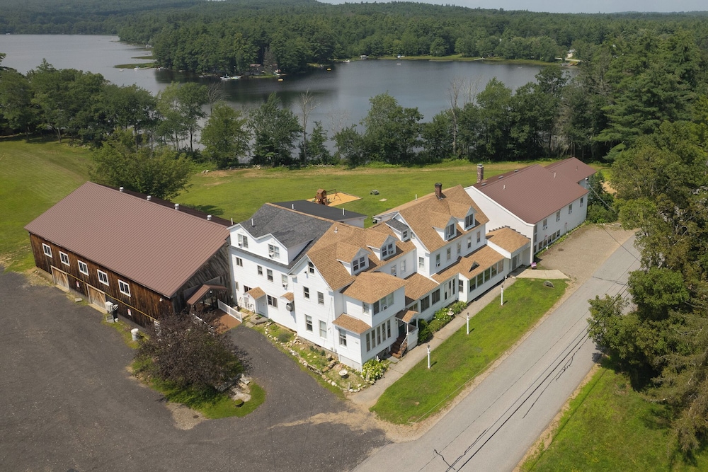 Lake Shore Farm Inn — hotel in Northwood