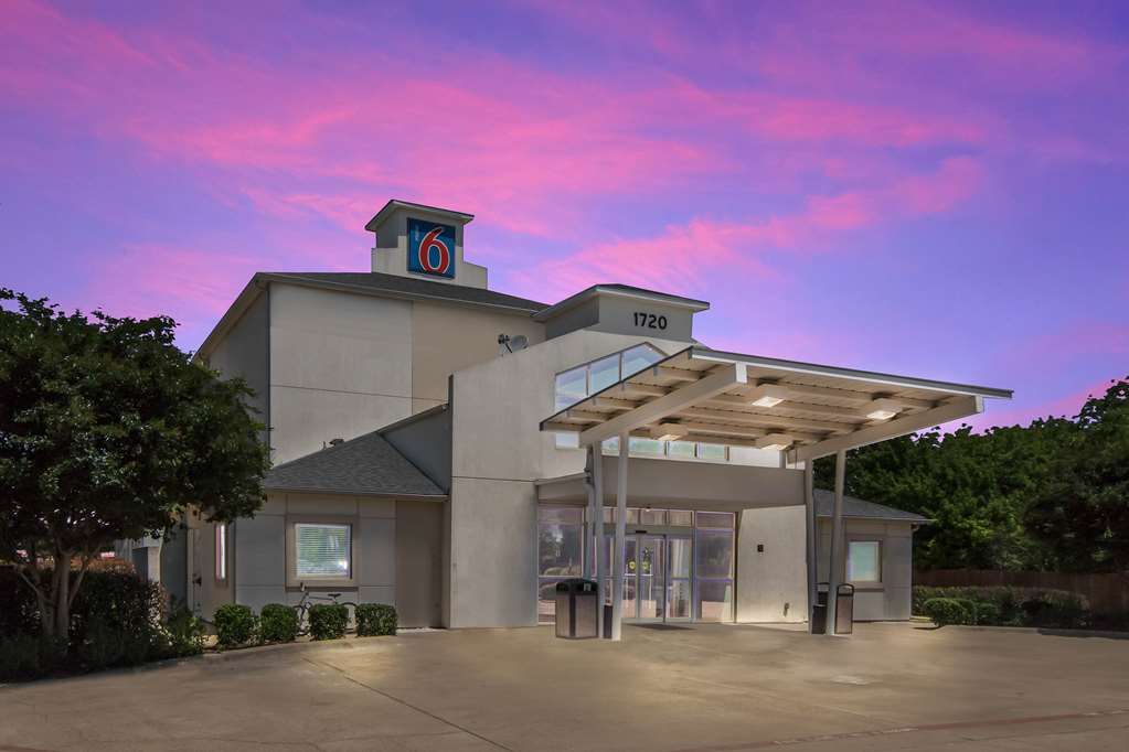 Motel 6 Cleburne TX - featured photo