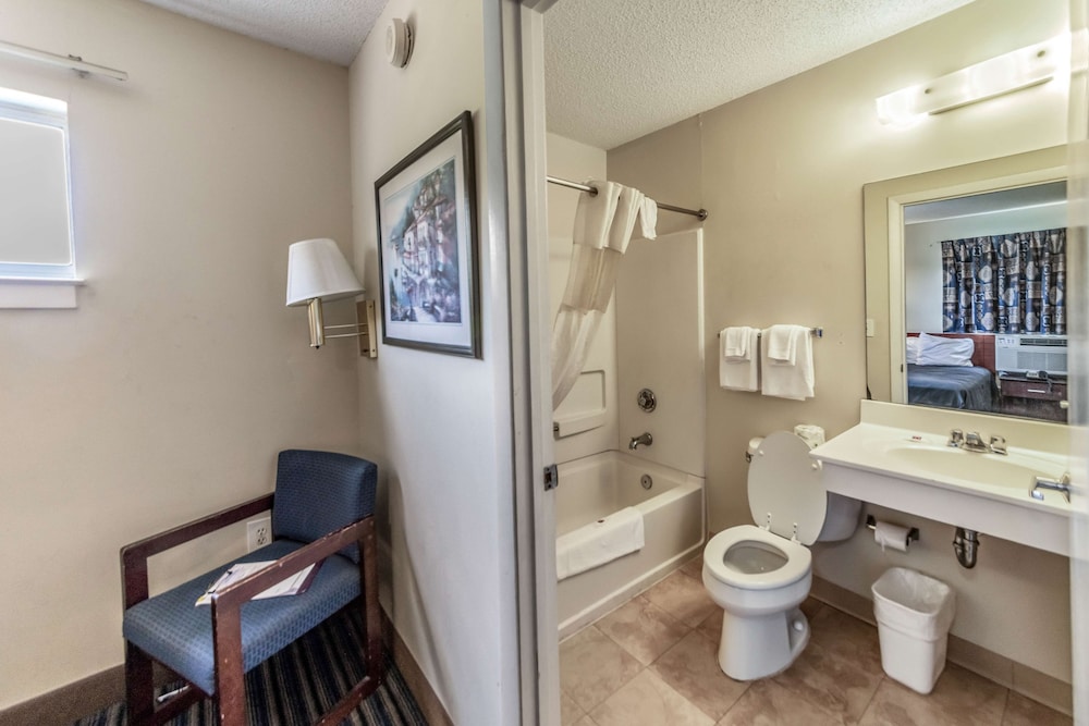 Studio 6 Extended Stay Greensboro NC I 40 - photo 28